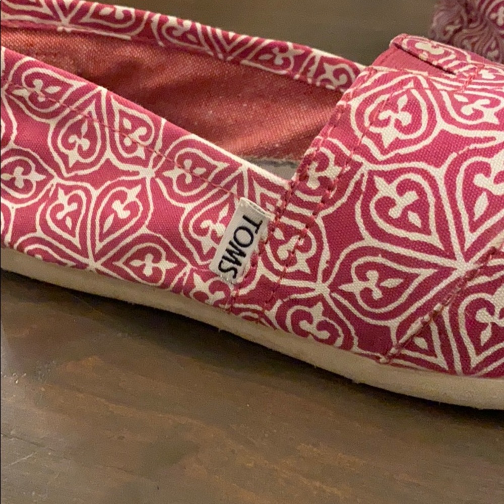 Toms - Picture 2 of 4